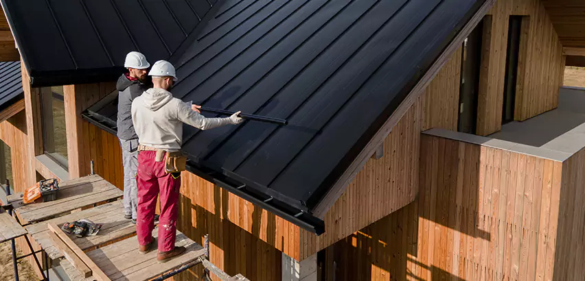 Metal Roof Maintenance in evansville